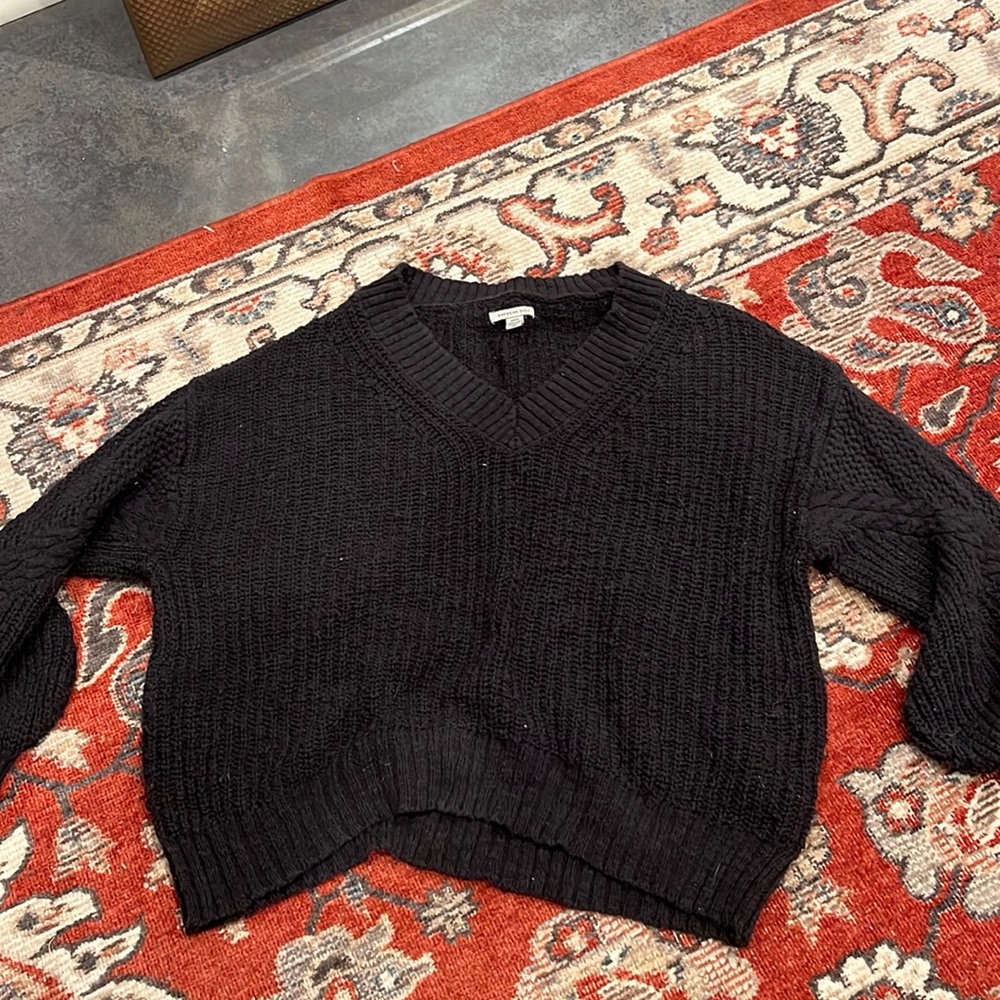 Oversized V neck black sweater
